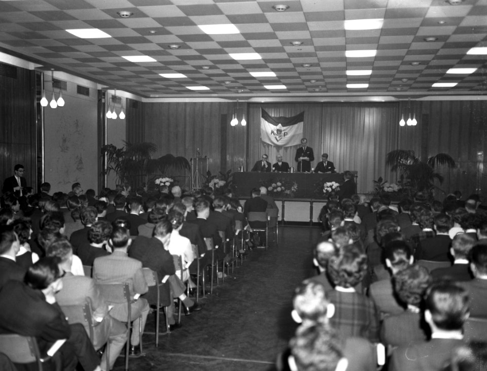 Jongerencongres in Krasnapolski Amsterdam overzicht tijde openings-rede van de v, Bestanddeelnr 913-6886