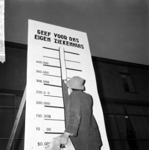 Joop Doderer (Swiebertje) in actie voor een Amstelveens ziekenhuis, Bestanddeelnr 917-5797