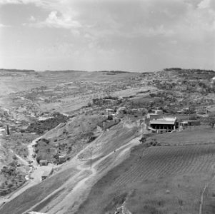 Jezruzalem. Gezicht op het Kedrondal met een deel van het dorp Silwan, het oude , Bestanddeelnr 255-1673