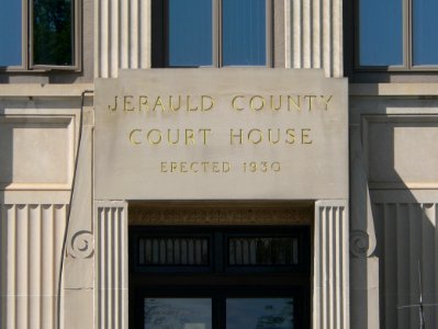 Jerauld County courthouse, E side detail 1