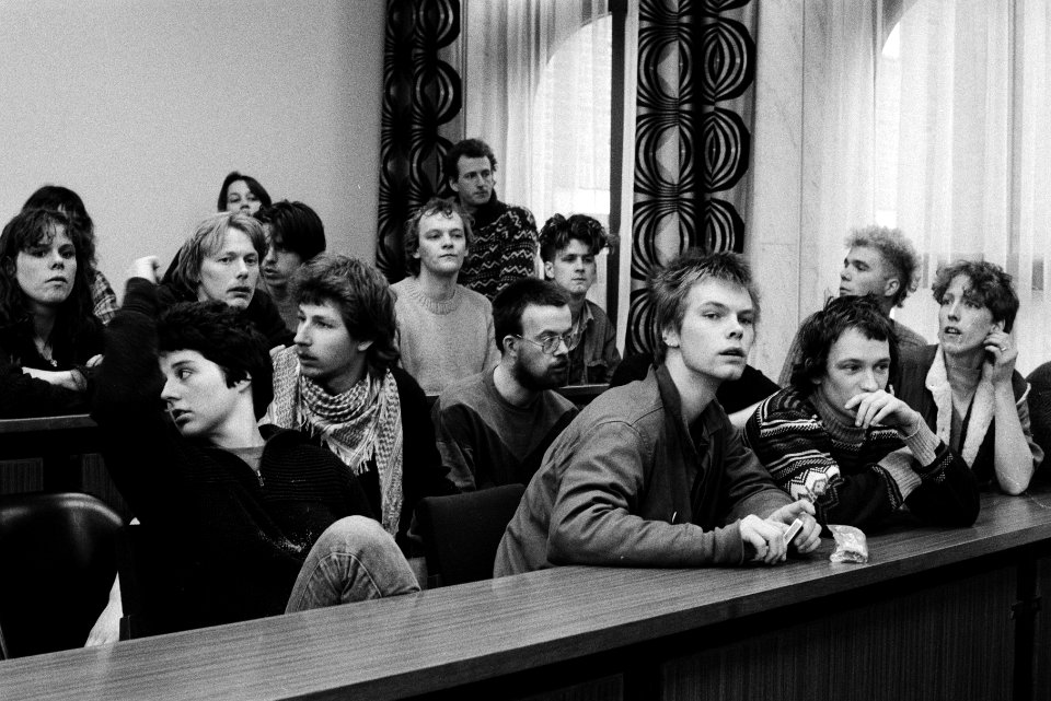Jongeren op de publieke tribune, Bestanddeelnr 932-5399