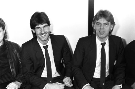 Joop Hiele (l.) en Leo Beenhakker, Bestanddeelnr 933-5904