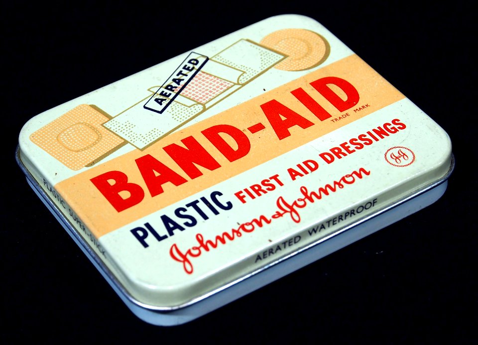 Johnson&Johnson Band-Aid tin, pic2