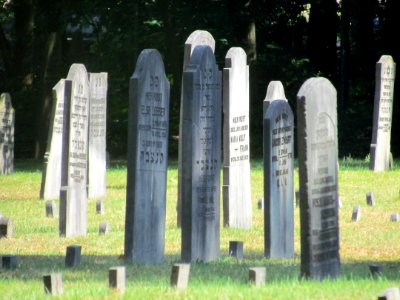 Joodse grafstenen Apeldoorn