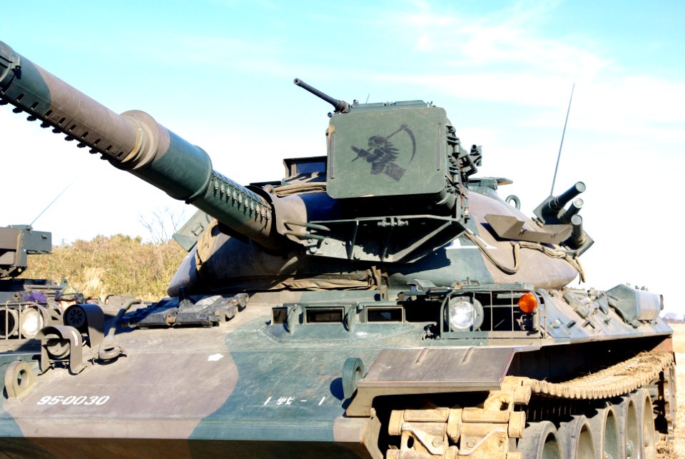 JGSDF Type74 Tank 20120108-03