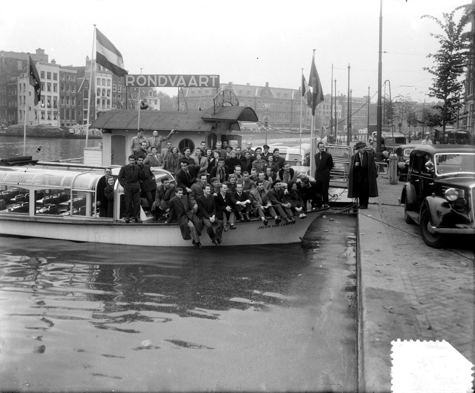 Joegoslavisch Danstheater op rondvaartboot rederij Hoek van Holland, Bestanddeelnr 906-0709