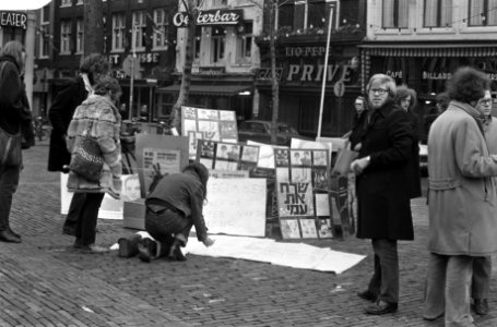 Joodse jongeren verzamelen handtekeningen tegen marteling Joden in Arabische lan, Bestanddeelnr 925-2253