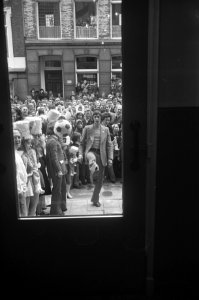 Johan Cruijff verricht met openingsschot de opening van AMS-Hotel Holland in Ams, Bestanddeelnr 926-3210