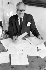 Johan W.F. Steenbergen begint aktie voor AOW ers, Bestanddeelnr 922-0331
