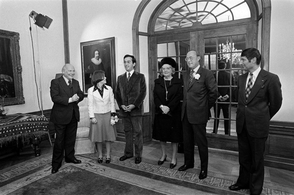 Joop den Uyl, Prinses Christina, Jorge Guillermo, koningin Juliana en prins Bern, Bestanddeelnr 927-7613