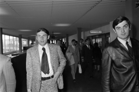 Joegoslavisch elftal arriveert op Schiphol, Bestanddeelnr 923-9077