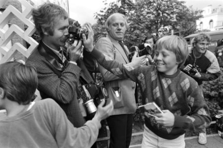 Johan Friso hindert fotografen, Bestanddeelnr 931-6300