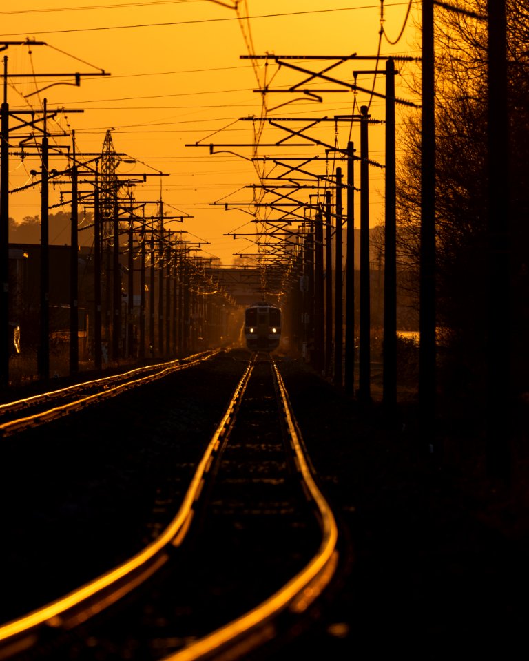 JNR 211 (JR East) C18 set in heat haze