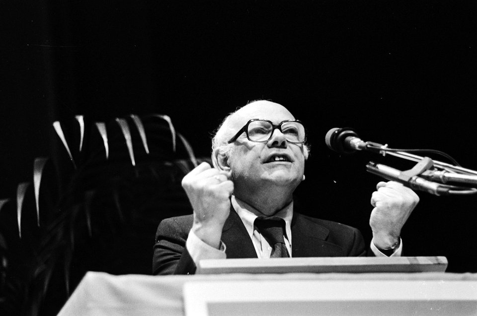 Joop Den Uyl tijdens rede, Bestanddeelnr 930-2391