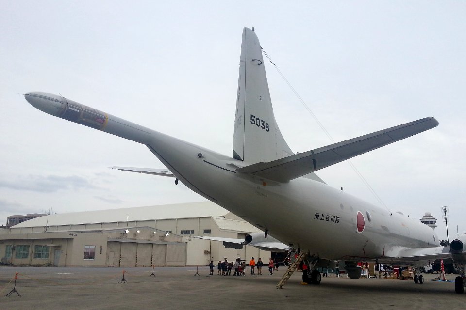 JMSDF P-3C naha 20131215 083405