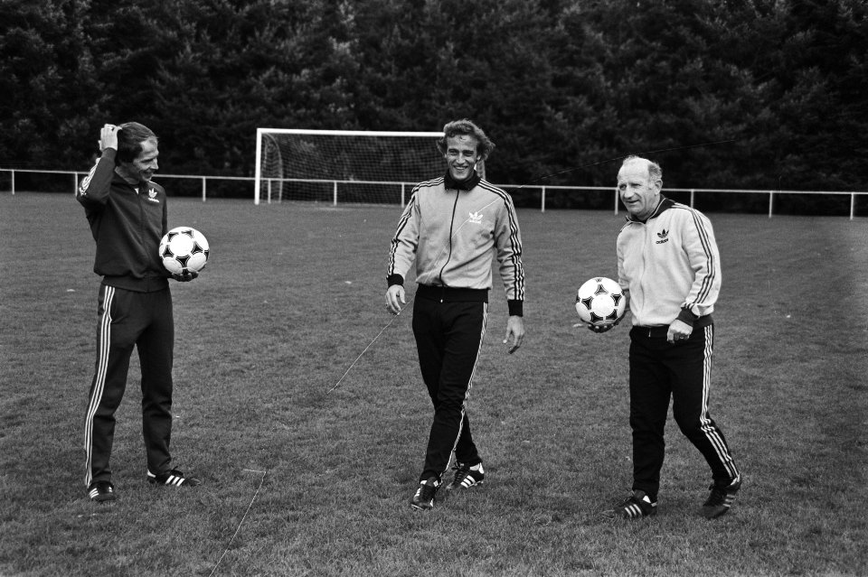 Johan Neeskens (midden) en Kees Rijvers (rechts) tijdens de test, Bestanddeelnr 931-7284