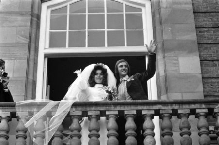 Johan Neeskens getrouwd met Marianne Schiphof in Heemstede heer en mevrouw Nees, Bestanddeelnr 927-3298