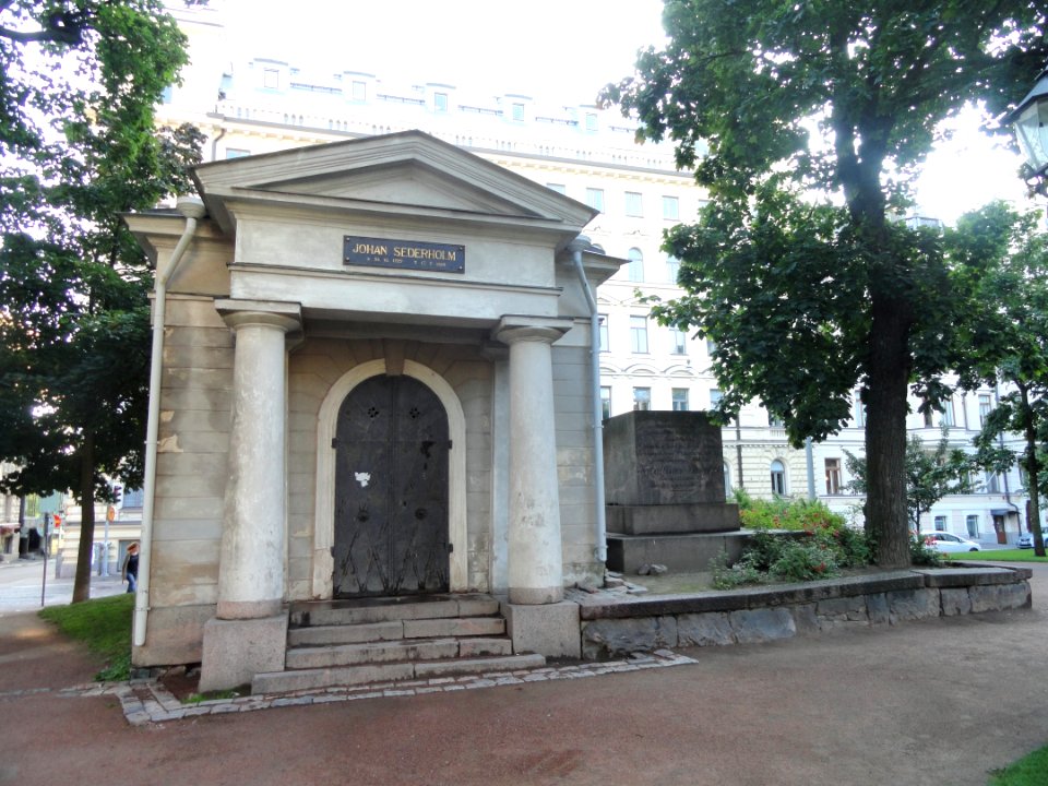 Johan Sederholm crypt - Old Church Park - Helsinki - DSC03797
