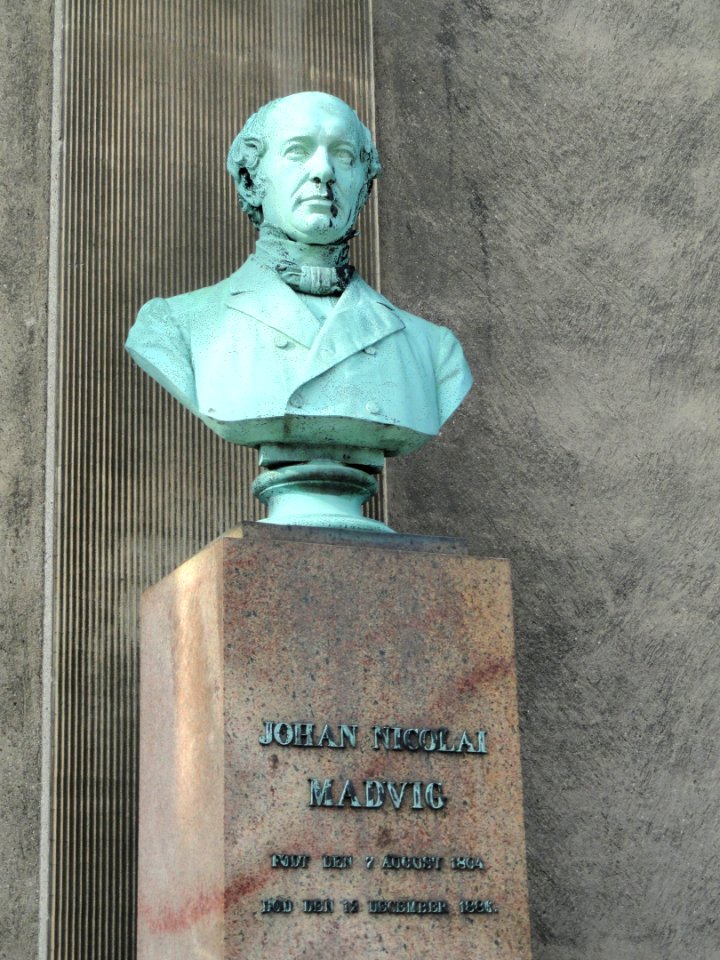 Johan Nicolai Madvig - Frue Plads, Copenhagen - DSC08348