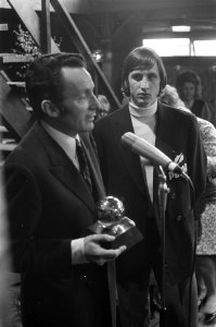 Johan Cruijff krijgt in Amstelveen Ballon dor (onderscheiding voor Europees vo, Bestanddeelnr 925-5240