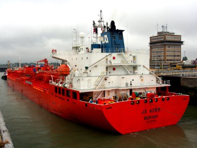 Jo Acer - IMO 9272668 going into the Zandvlietlock pic10