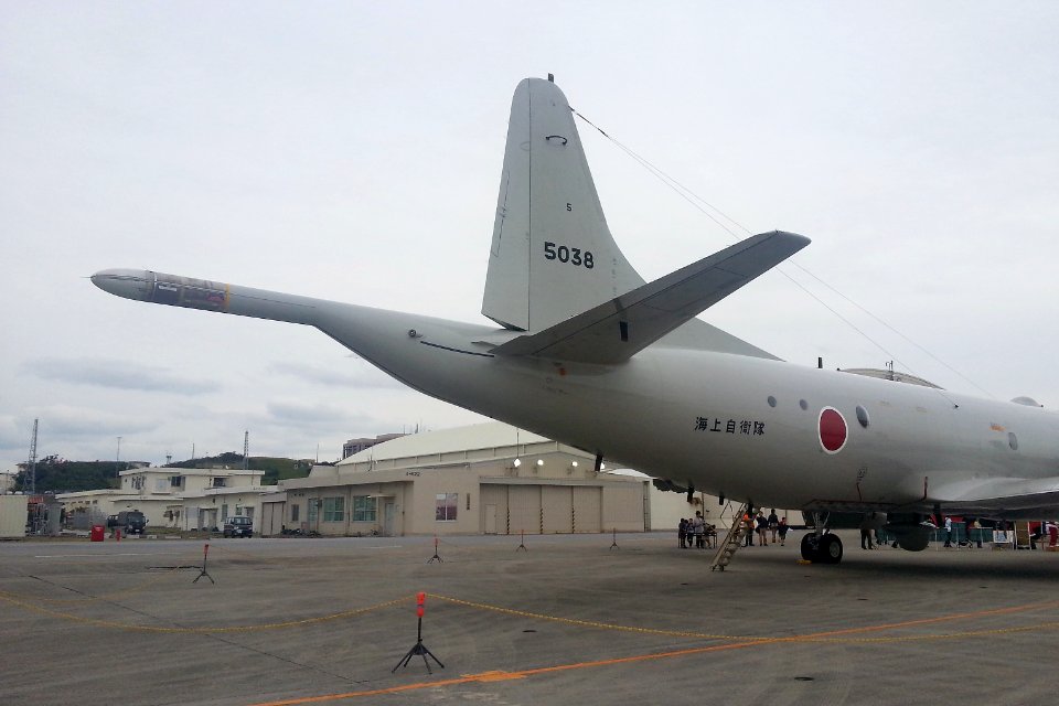 JMSDF P-3C naha 20131215 083356