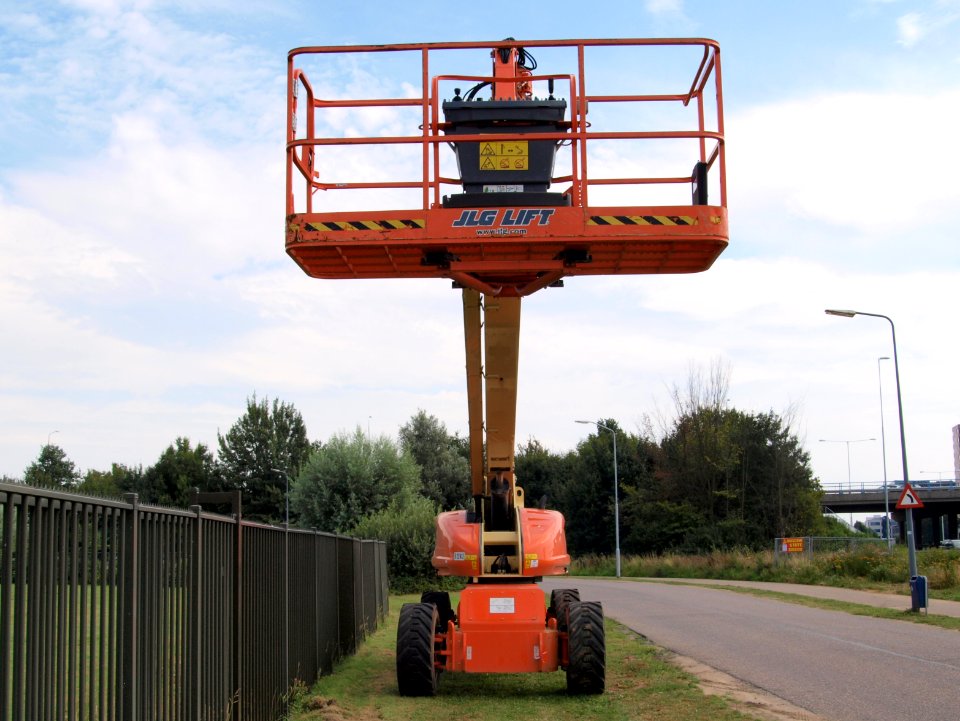 JLG lift 1200SJP p1