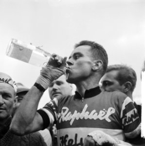 Jo de Roo winnaar Bordeaux-Parijs, Bestanddeelnr 913-9820