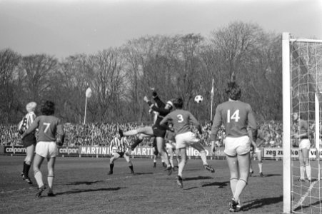 Johan Devrindt (onzichtbaar) maakt 1-0, Bestanddeelnr 924-4473