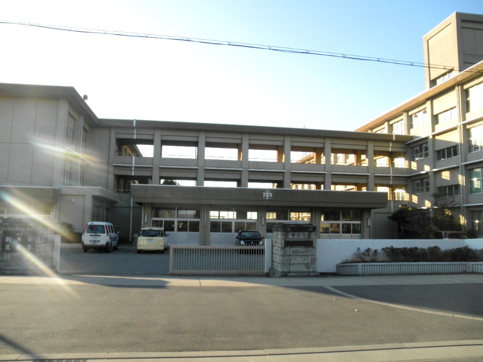 Jiyugaoka Junior High School