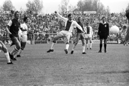 Johan Cruijff (Ajax) scoort, Bestanddeelnr 924-5601