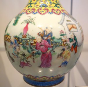 Jingdezhen vase with children, view 2, China, Qing dynasty, Jiaqing period, 1796-1820, glazed porcelain, enamels - Royal Ontario Museum - DSC03942