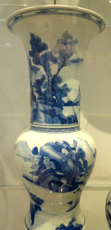 Jingdezhen vase, China, Qing dynasty, c. 1680-1722, porcelain, underglaze blue - Royal Ontario Museum - DSC03806