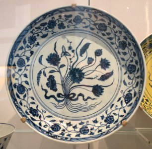 Jingdezhen dish, China, Ming dynasty, c. 1400-1425, porcelain, underglaze blue - Royal Ontario Museum - DSC03778