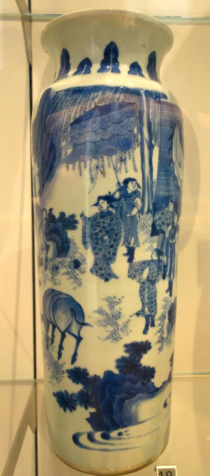 Jingdezhen vase, China, Ming dynasty, c. 1625-1644, porcelain, underglaze blue - Royal Ontario Museum - DSC03801