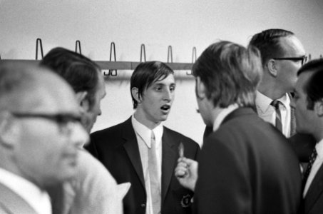 Johan Cruijff geeft zijn mening, Bestanddeelnr 921-6903