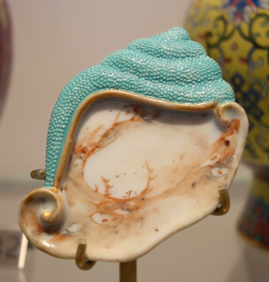 Jingdezhen brush pointer, China, Qing dynasty, Qianlong period, 1736-1795, glazed porcelain, enamels - Royal Ontario Museum - DSC03937