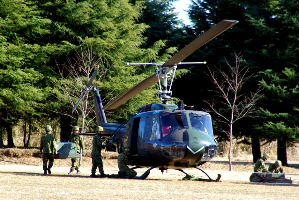 JGSDF UH-1H & Type87 mine dispenser 20100110-04