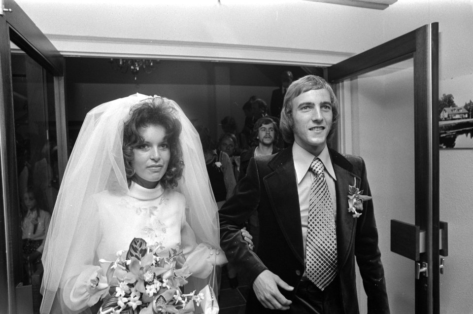 Johan Neeskens getrouwd met Marianne Schiphof in Heemstede heer en mevrouw Nees, Bestanddeelnr 927-3302