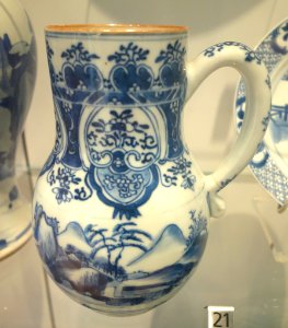Jingdezhen tankard of European form, China, Qing dynasty, c. 1680-1722, porcelain, underglaze blue - Royal Ontario Museum - DSC03809