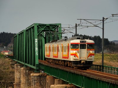 JNR Series 115-1000 N33 in Echigo Line