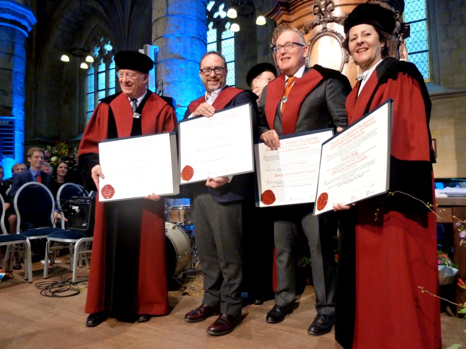 Jimmy Wales receives honorary doctorate from Maastricht University (3)