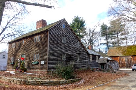 John Moore House, c. 1675 - 390 Broad Street, Windsor, Connecticut - DSC04853