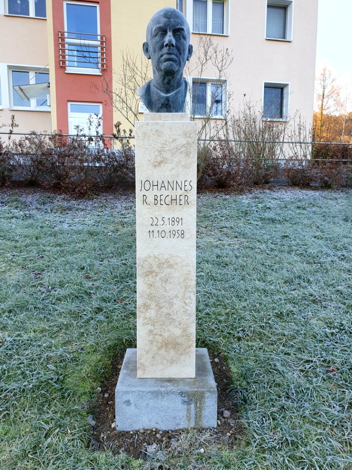 Johannes R. Becher bust Jena 2