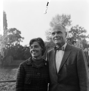 John Glenn en zijn echtgenote Anna Margaret Castor, Bestanddeelnr 918-2883