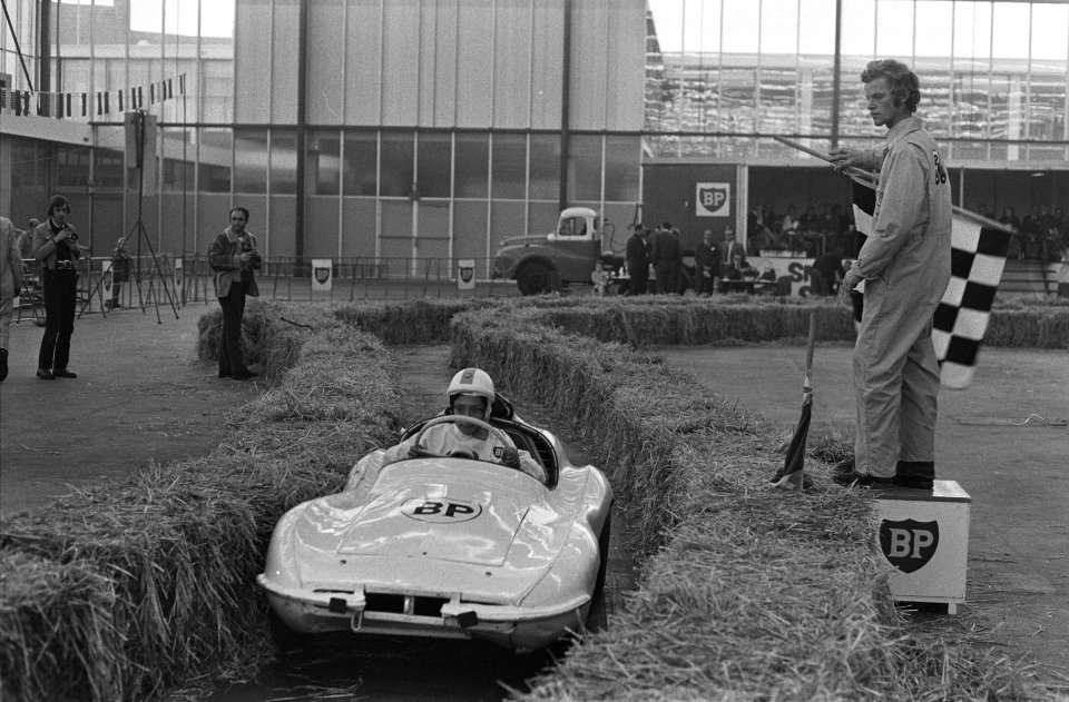 Jeugd Grand Prix om kampioenschap van Nederland in RAI Amsterdam winnares Jes, Bestanddeelnr 923-9539