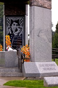 Jimi Hendrix Memorial, fragment 2
