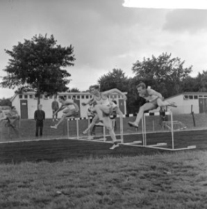 Jeugdkampioenschappen atletiek te Rotterdam. Horden Heren, Bestanddeelnr 916-6579