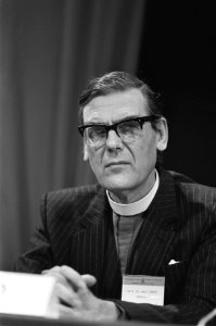 John S. Habgood (Groot-Brittannië), voorzitter, Bestanddeelnr 931-8208