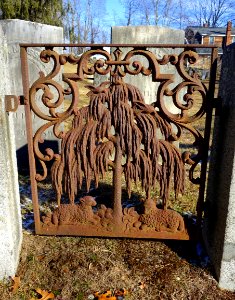 John Miles family gate - Hillside Cemetery - Stow, Massachusetts - DSC08680